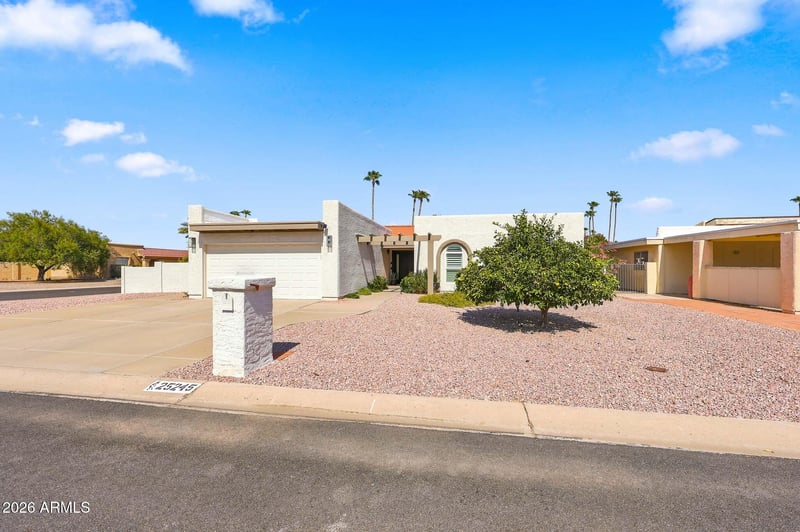 25245 Truro Dr, Sun Lakes, AZ 85248