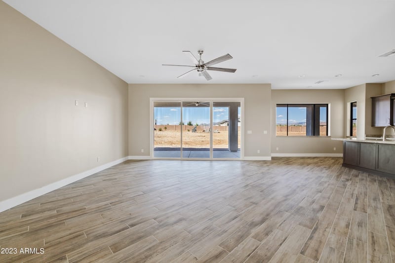 2526 Fernwood Dr, Phoenix, AZ 85086
