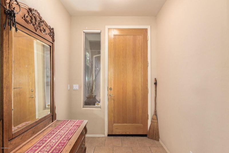 2526 W Apollo Rd, Phoenix, AZ 85041