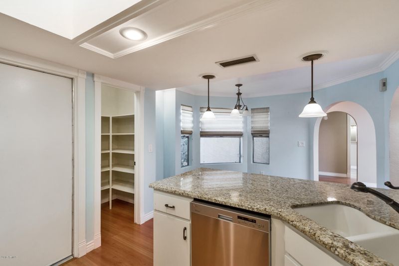 2527 E Bluefield Ave, Phoenix, AZ 85032