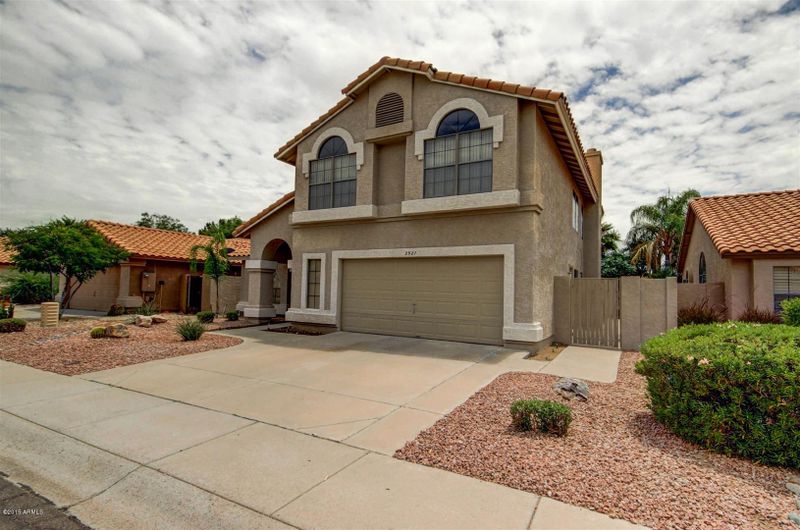 2527 E Granite View Dr, Phoenix, AZ 85048