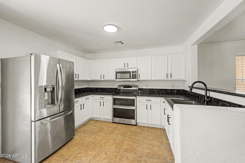 2527 Meadow Creek Way, San Tan Valley, AZ 85140
