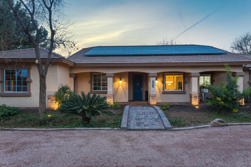 2527 E Strawberry Dr, Gilbert, AZ 85298