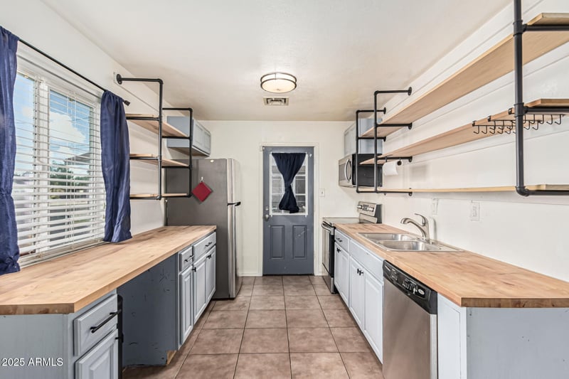 2527 Maryland Dr, Tempe, AZ 85288