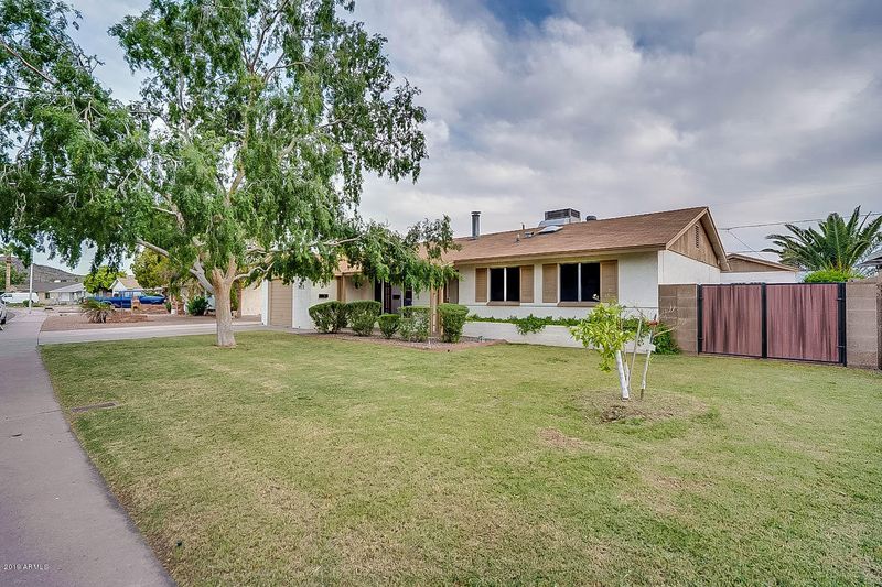 2527 W Corrine Dr, Phoenix, AZ 85029
