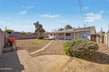 2527 Larkspur Dr, Phoenix, AZ 85029