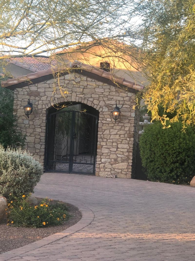 2528 E Beechnut Ct, Chandler, AZ 85249