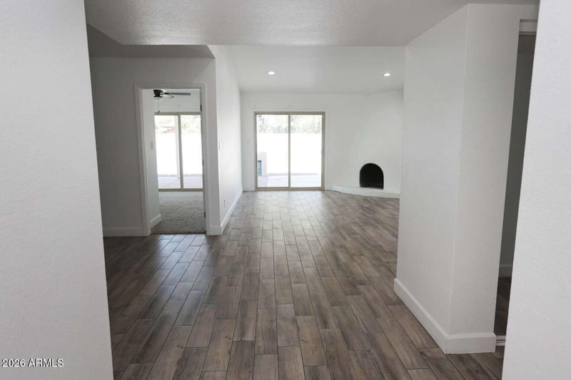 2528 Sweetwater Ave, Phoenix, AZ 85029