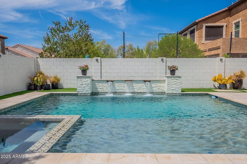 253 Crescent Pl, Chandler, AZ 85249