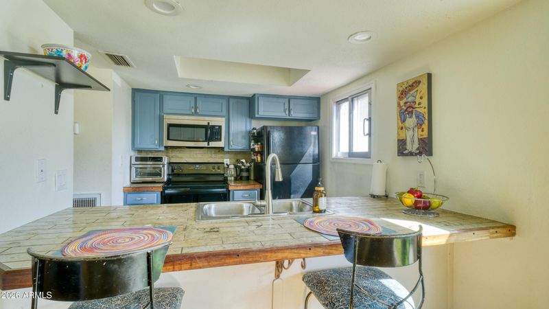 253 E Beck Ln, Phoenix, AZ 85022