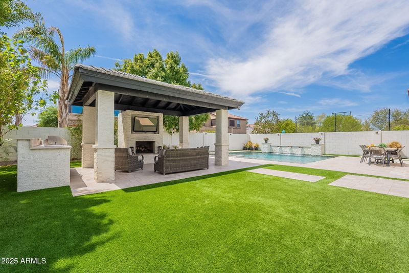 253 E Crescent Pl, Chandler, AZ 85249