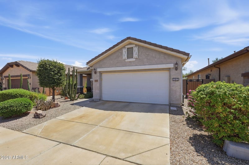 253 W Saddlebag Ln, San Tan Valley, AZ 85143