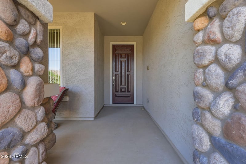 253 W Saddlebag Ln, San Tan Valley, AZ 85143