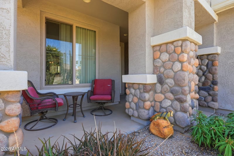 253 W Saddlebag Ln, San Tan Valley, AZ 85143