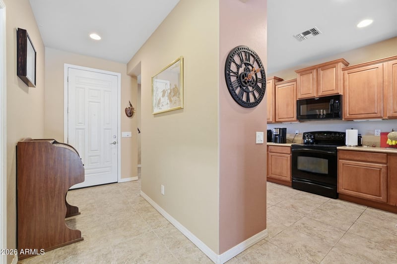 253 W Saddlebag Ln, San Tan Valley, AZ 85143