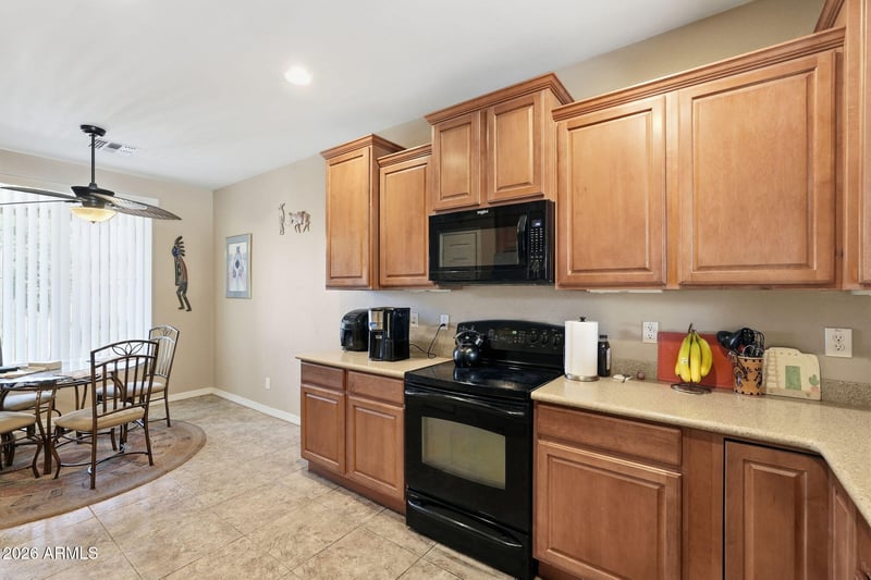 253 W Saddlebag Ln, San Tan Valley, AZ 85143