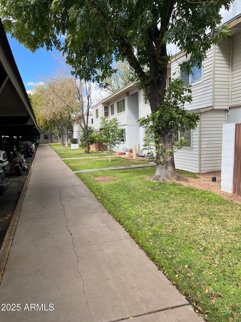 2530 Berridge Ln #E102, Phoenix, AZ 85017