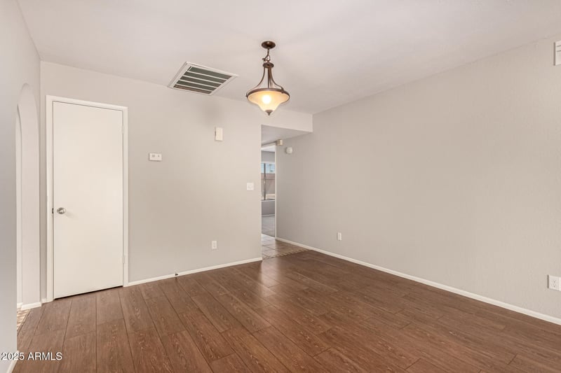 2530 Wagoner Rd, Phoenix, AZ 85032