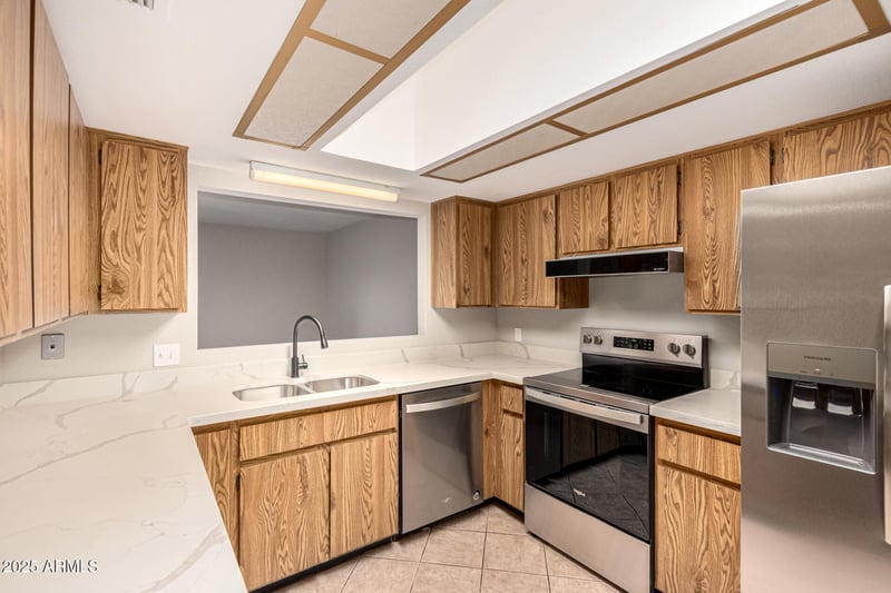2530 Wagoner Rd, Phoenix, AZ 85032