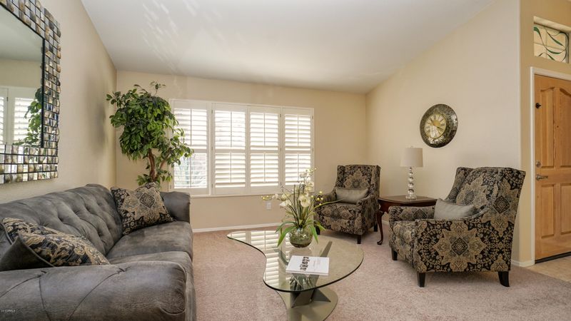 2531 E Goldenrod St, Phoenix, AZ 85048