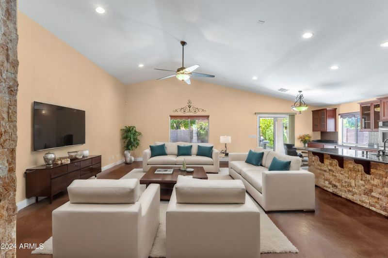 2531 E Mine Creek Rd, Phoenix, AZ 85024