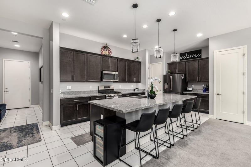 25318 19th Dr, Phoenix, AZ 85085