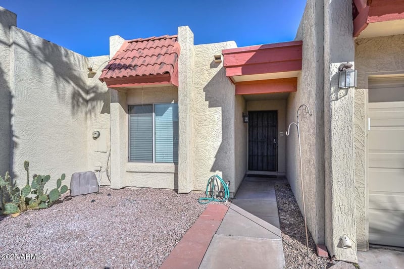 2532 Bluefield Ave, Phoenix, AZ 85032