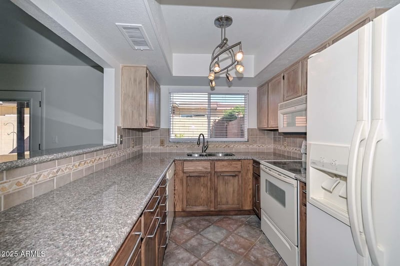 2532 Bluefield Ave, Phoenix, AZ 85032