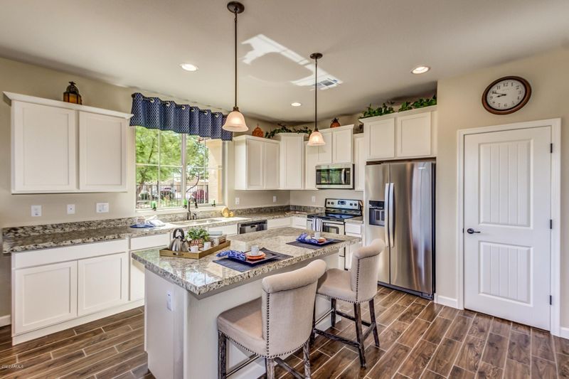 2532 S 73rd Ln, Phoenix, AZ 85043