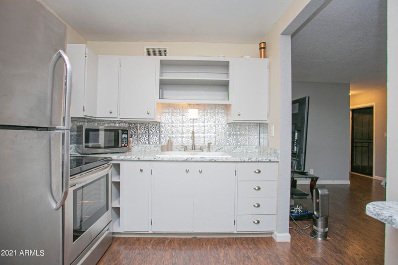 2532 W Berridge Ln #E203, Phoenix, AZ 85017