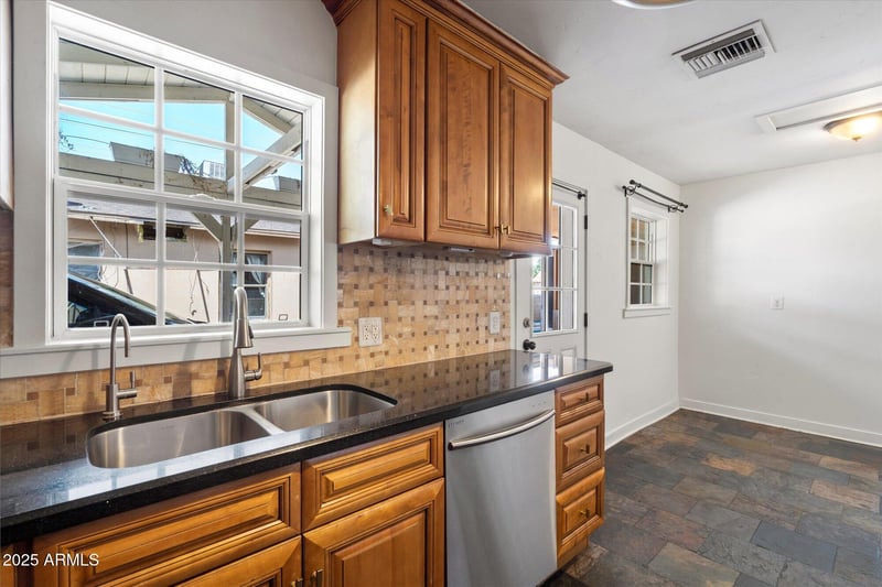 2533 12th St, Phoenix, AZ 85006