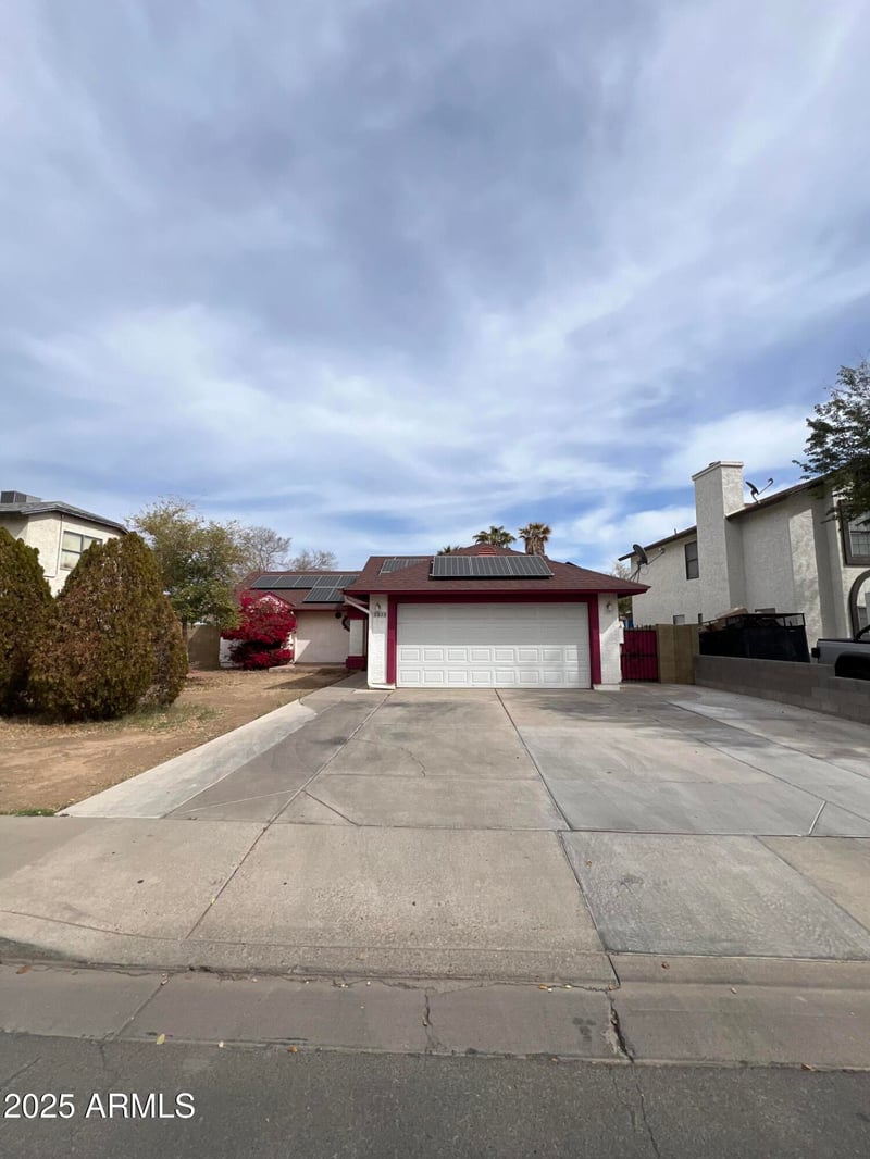2533 88th Ln, Phoenix, AZ 85037