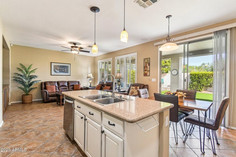 2533 Kit Carson Trl, Anthem, AZ 85086