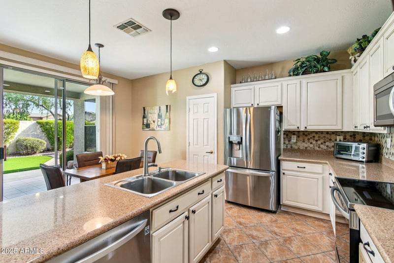 2533 Kit Carson Trl, Anthem, AZ 85086