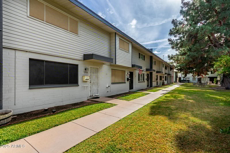 2533 Rose Ln, Phoenix, AZ 85017