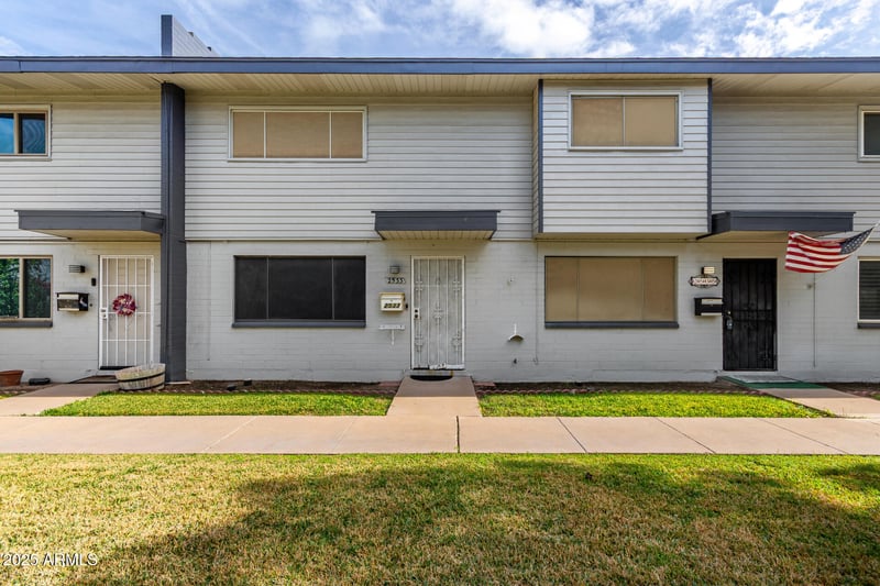 2533 Rose Ln, Phoenix, AZ 85017