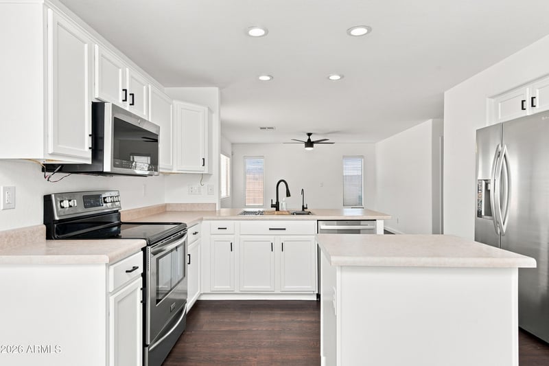2533 W Big Oak St, Phoenix, AZ 85085