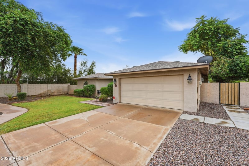 2533 W Laguna Azul Ave, Mesa, AZ 85202