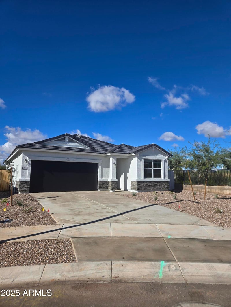 25332 184th Ln, Wittmann, AZ 85361