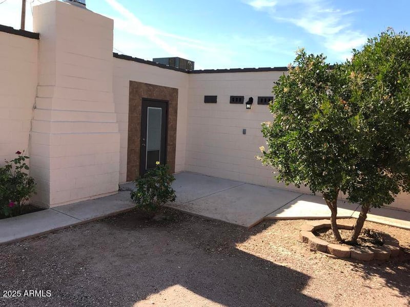 2534 52nd St, Phoenix, AZ 85008