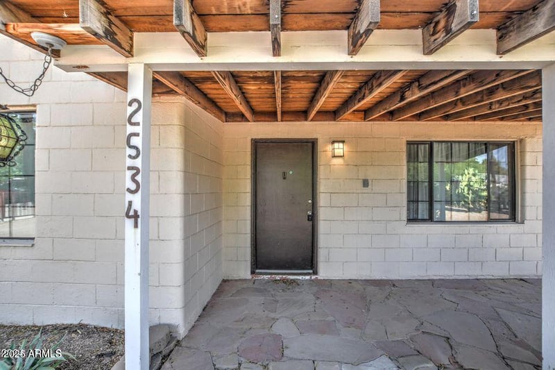 2534 52nd St, Phoenix, AZ 85008