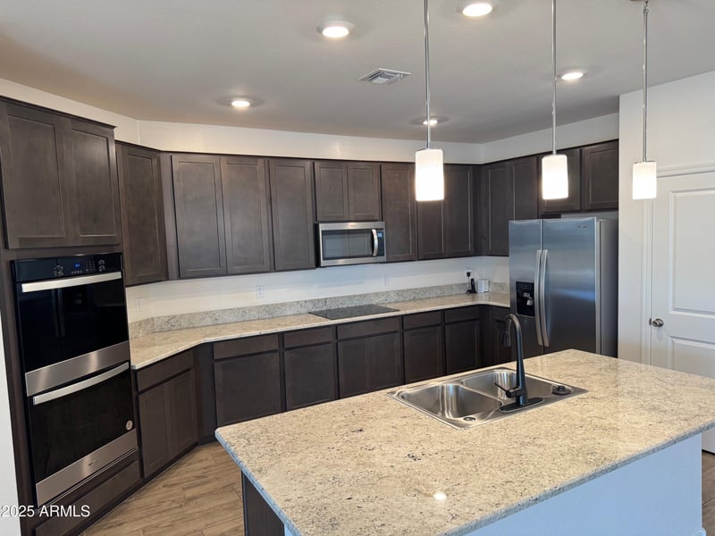 2534 Chanute Ps, Phoenix, AZ 85041