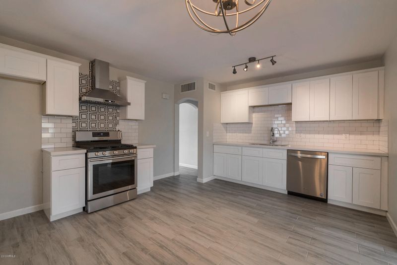2534 W Diana Ave, Phoenix, AZ 85021