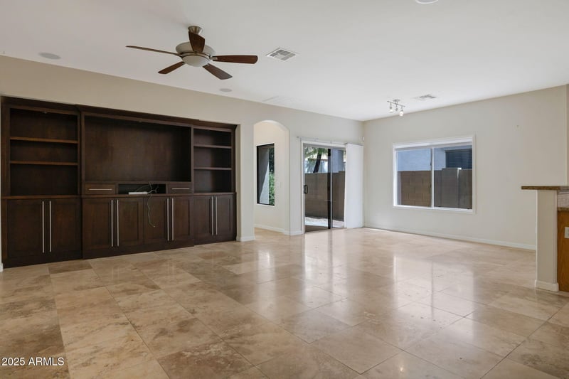 2534 Woburn Ln, Phoenix, AZ 85085