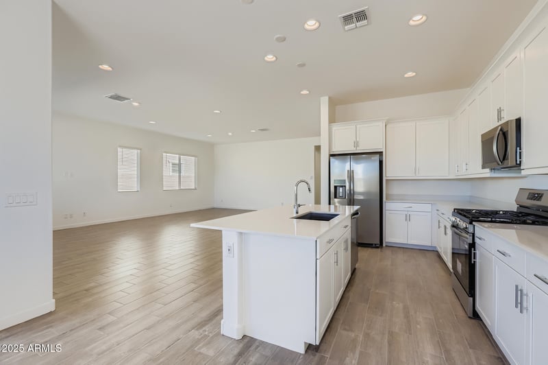 25340 169th Ln, Surprise, AZ 85387