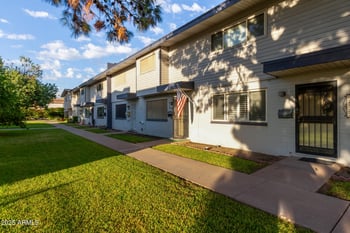 2535 Rose Ln, Phoenix, AZ 85017