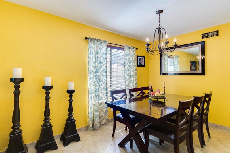 2535 W Hedgehog Pl, Phoenix, AZ 85085
