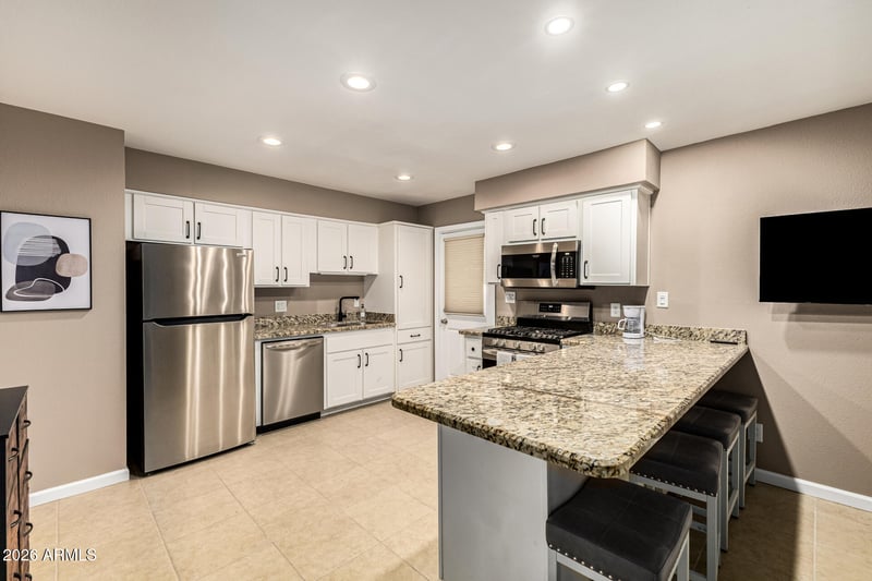 2537 La Jolla Dr, Tempe, AZ 85282