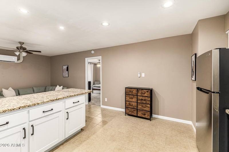 2537 La Jolla Dr, Tempe, AZ 85282