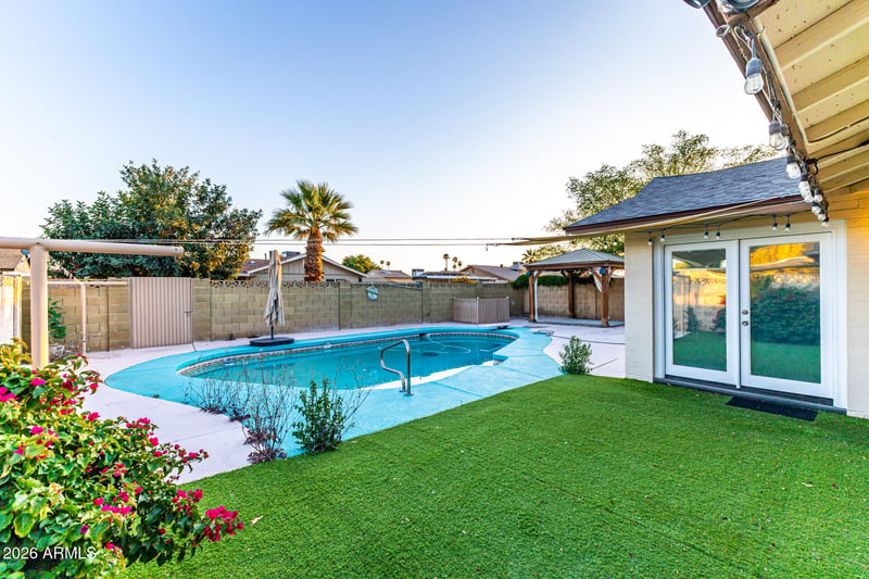 2537 La Jolla Dr, Tempe, AZ 85282